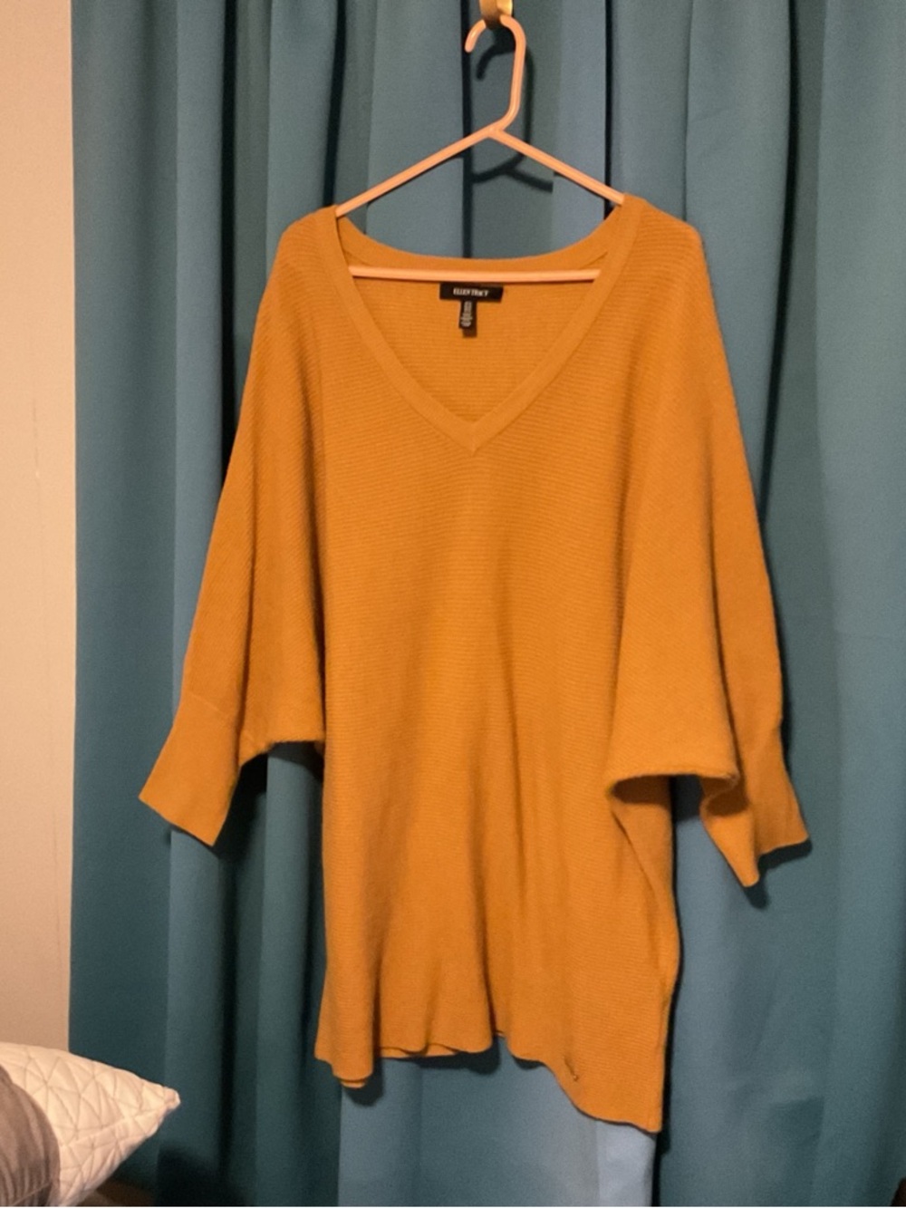 Ellen Tracy V-Neck Sweater in Mustard Yellow